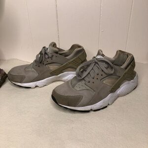 Nike Womens Air Huarache Low Top Lace Up Running Sneakers Shoes Taupe Size 7